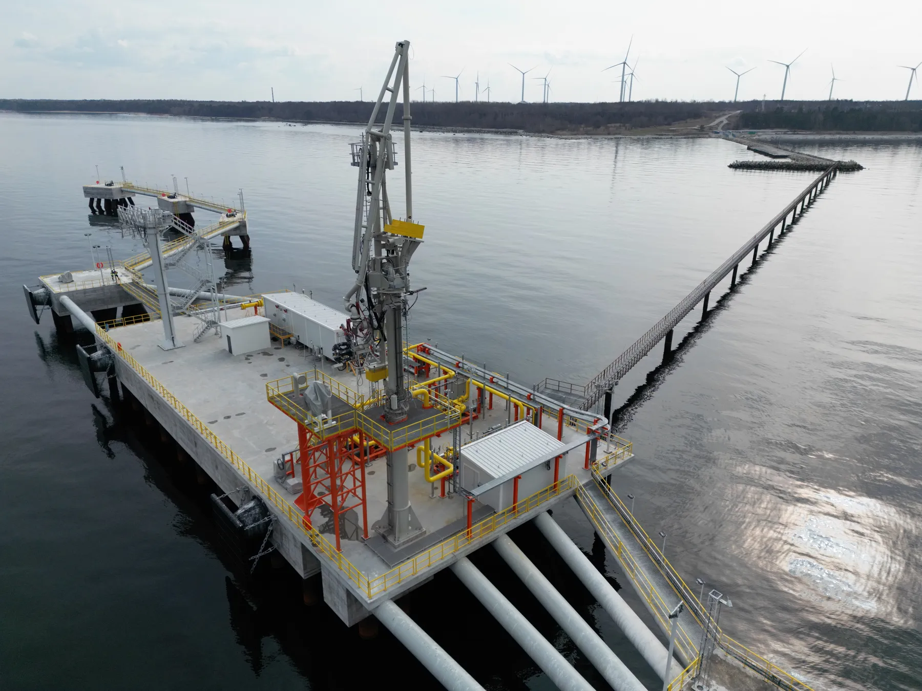 3D rendering of the pier platform with a crane